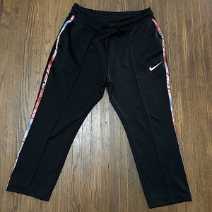 Nike Women’s Pants
